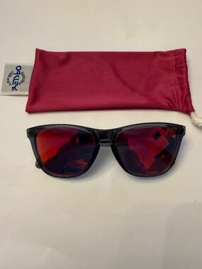 OAKLEY FROGSKINS SUNGLASSES UNISEX CIRCA 2007.